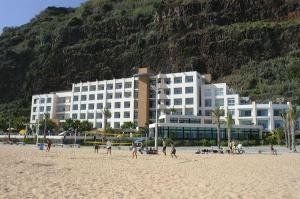 Hotel Calheta Beach