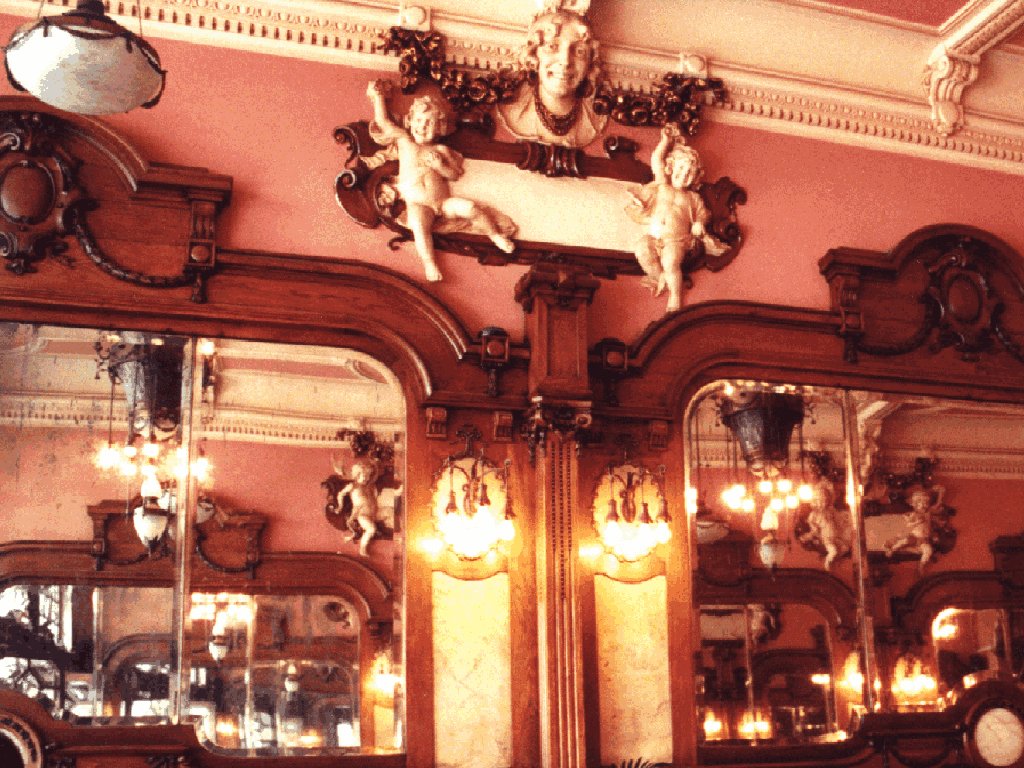 Majestic Café