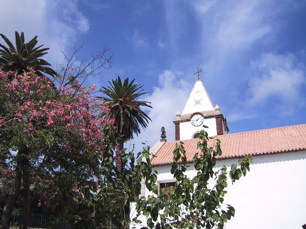 Vila Baleira: Church