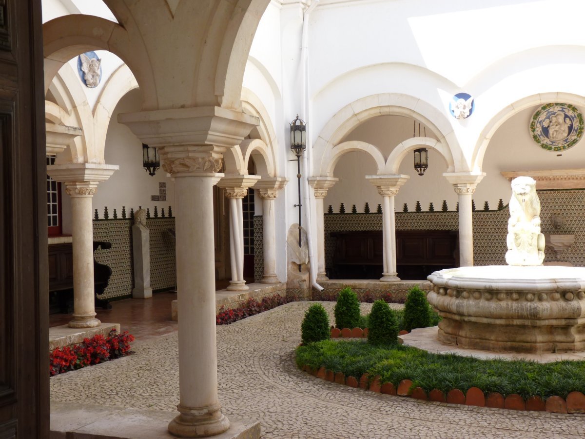 Museu dos Condes de Castro Guimarães