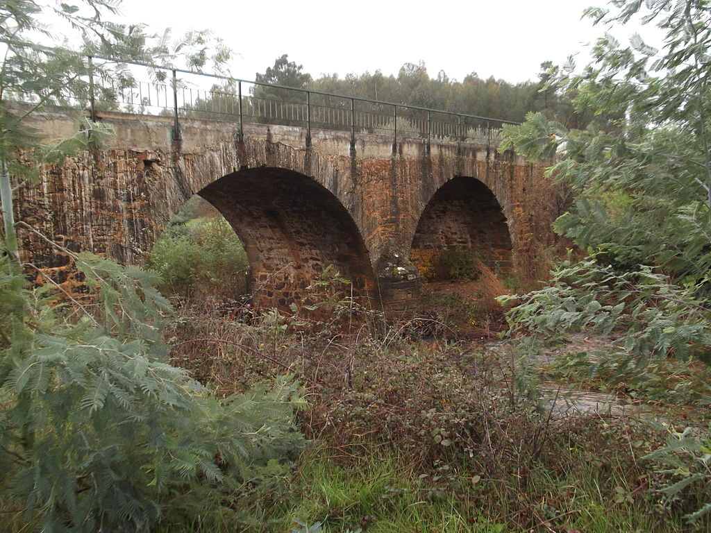 Pereiro: Roman bridge of Ribeira do Castelo